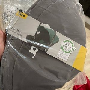 Donna canopy and shoulder pad grey color